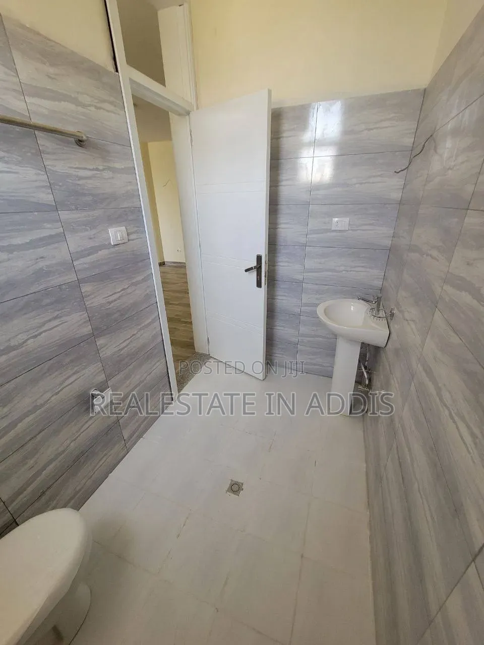 Furnished 3bdrm Apartment in Eh, Bole for sale