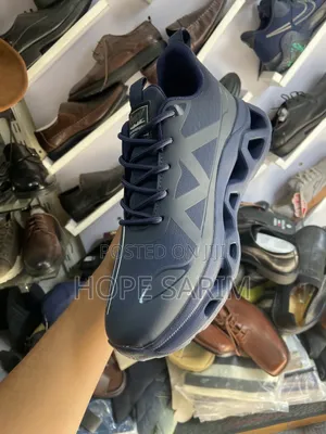 READY Urban Fashion Blade Sneakers: