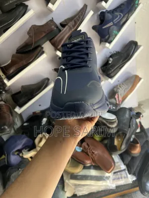 READY Urban Fashion Blade Sneakers: