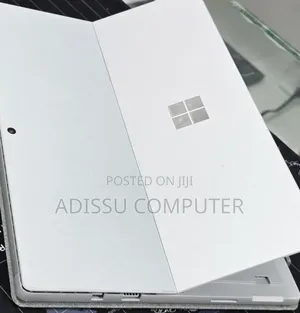 New Laptop Microsoft Surface 8GB Intel Core i5 SSD 256GB