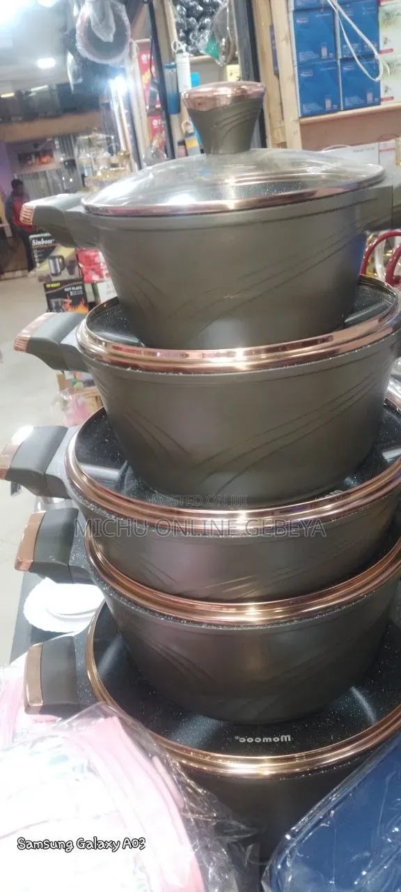 Momcoc Kitchenware Set የማይዙ የማያሳርሩ ኳሊቲ ድስቶች/ Free Delivery