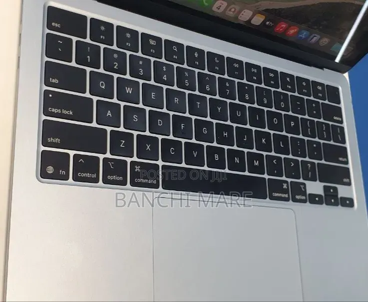 New Laptop Apple MacBook Air 2025 M4 16GB Apple M4 SSD 512GB
