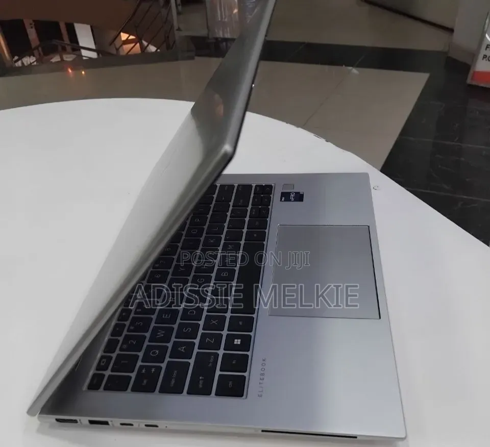 New Laptop HP EliteBook 840 G10 16GB Intel Core i7 SSD 512GB