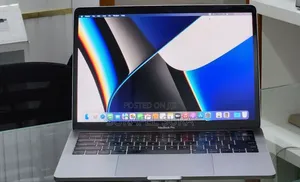 New Laptop Apple MacBook Pro 2019 16GB Intel Core i7 SSD 512GB