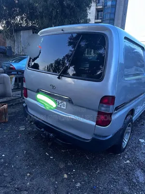 Toyota HiAce 2002 Silver