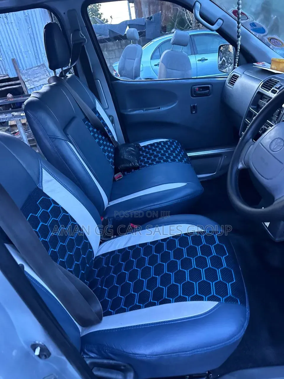 Toyota HiAce 2002 Silver