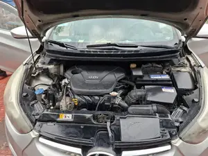 Hyundai Avante 2015 Silver