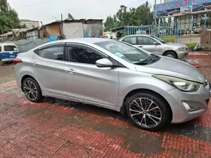 Hyundai Avante 2015 Silver