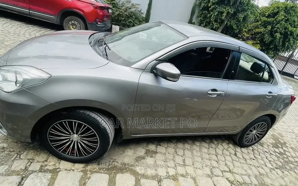 Suzuki Dzire 2022 Silver