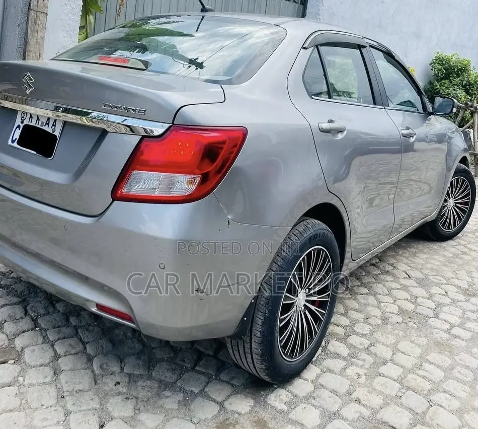 Suzuki Dzire 2022 Silver