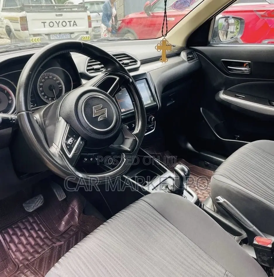 Suzuki Dzire 2022 Silver