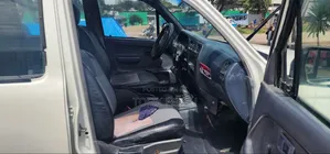 Toyota Hilux 2000 White