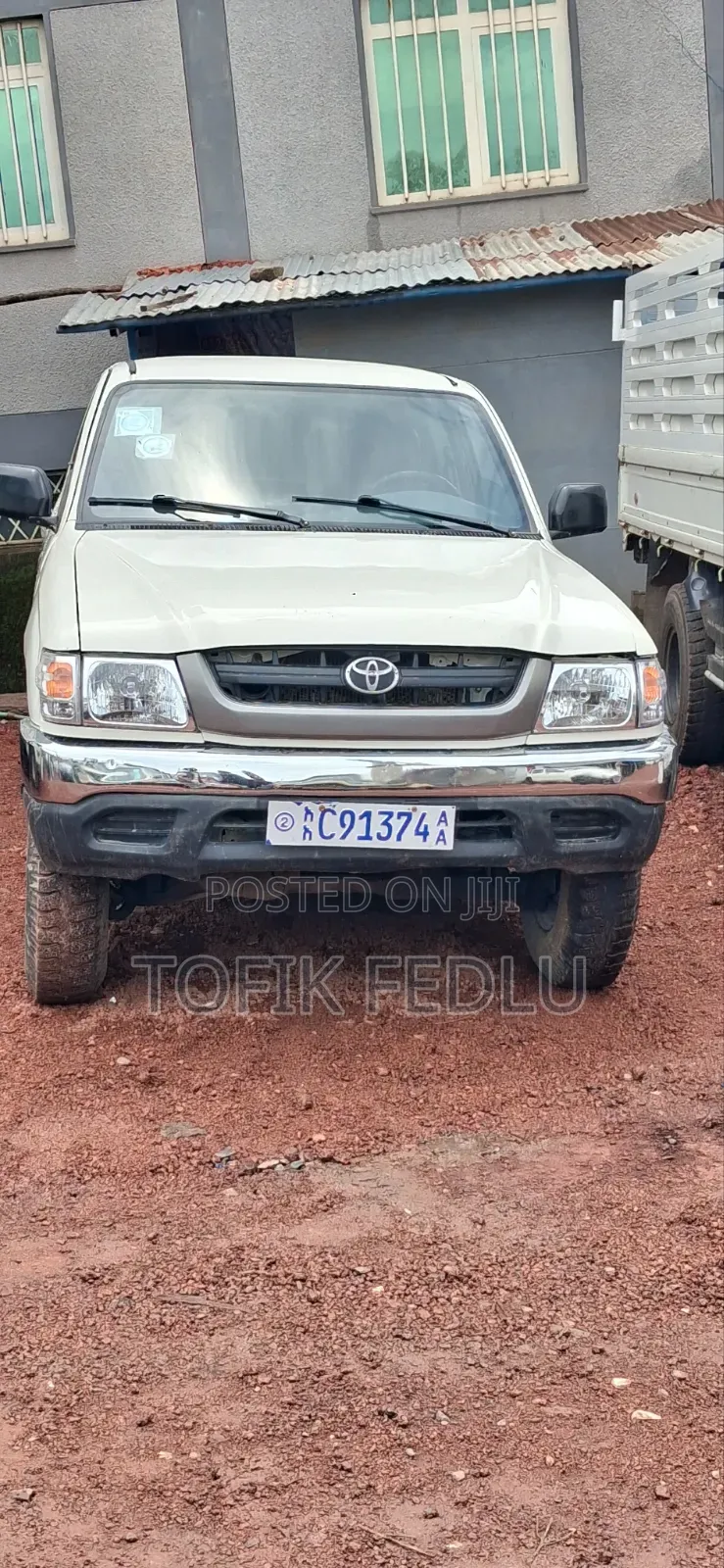 Toyota Hilux 2000 White