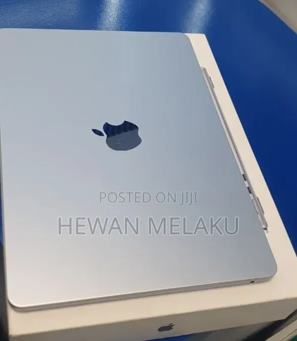 New Laptop Apple MacBook Air 2025 M4 16GB Apple M4 SSD 512GB