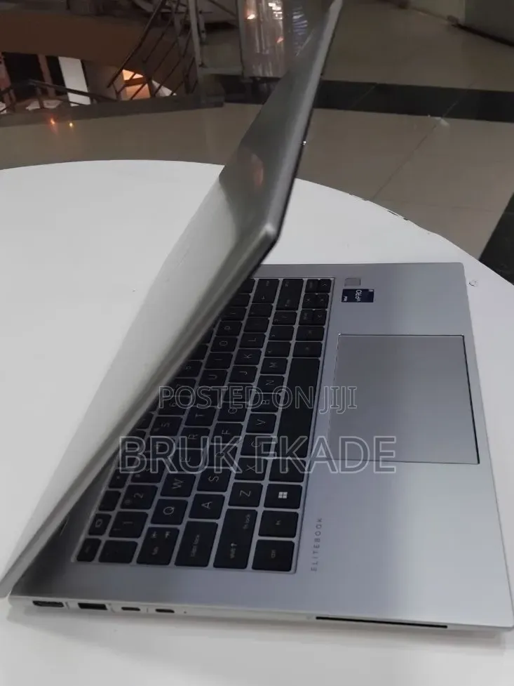 New Laptop HP EliteBook 840 G10 16GB Intel Core i7 SSD 512GB