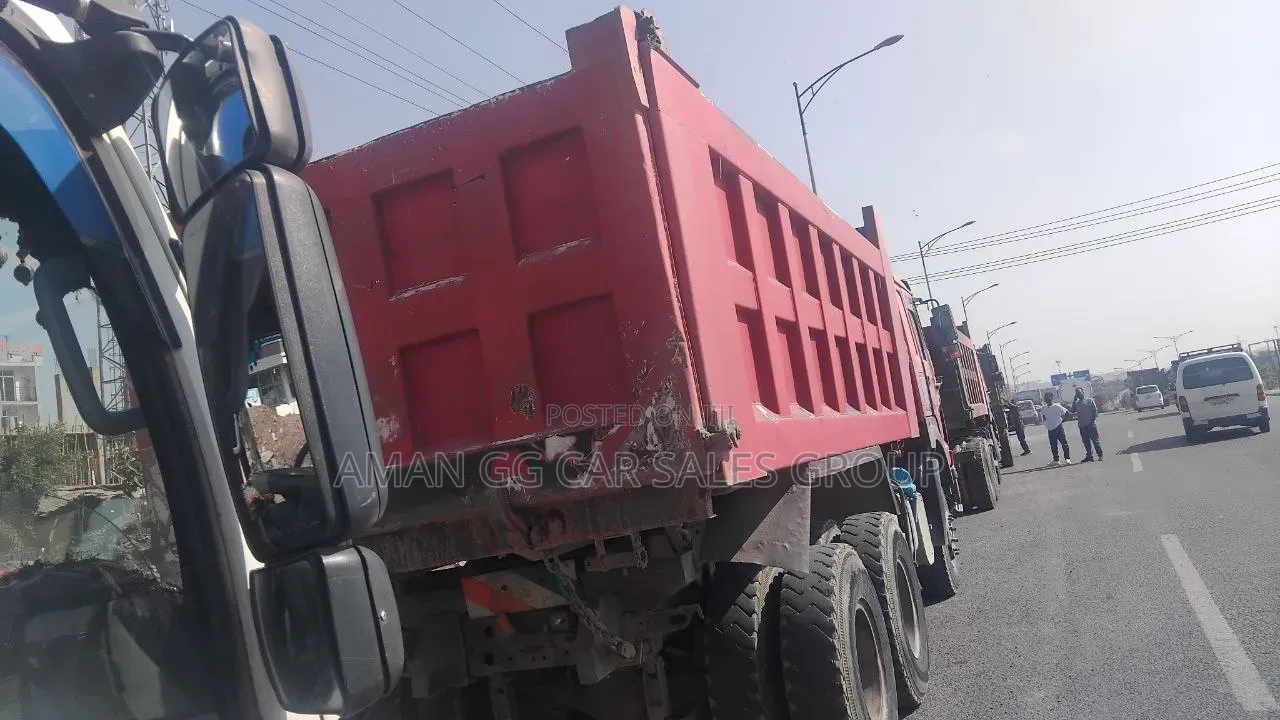 Dump Truck. 2017
