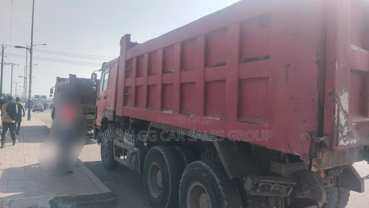 Dump Truck. 2017