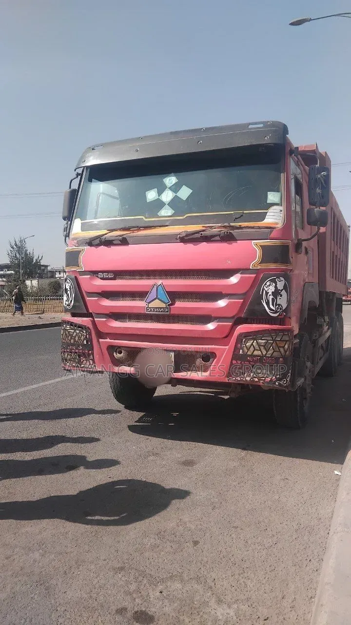 Dump Truck. 2017