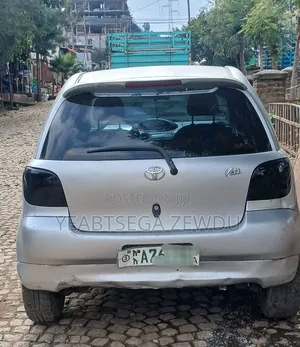 Toyota Vitz 2001 Silver