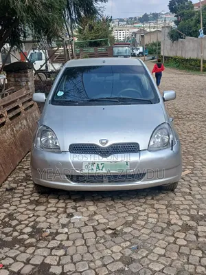 Toyota Vitz 2001 Silver