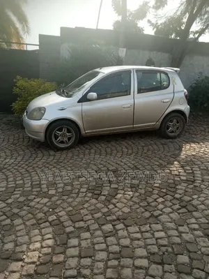 Toyota Vitz 2001 Silver