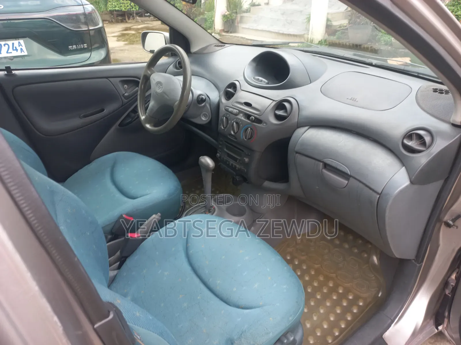 Toyota Vitz 2001 Silver