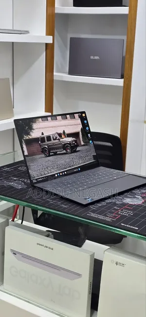New Laptop Dell XPS 15 16GB Intel Core i7 SSD 512GB