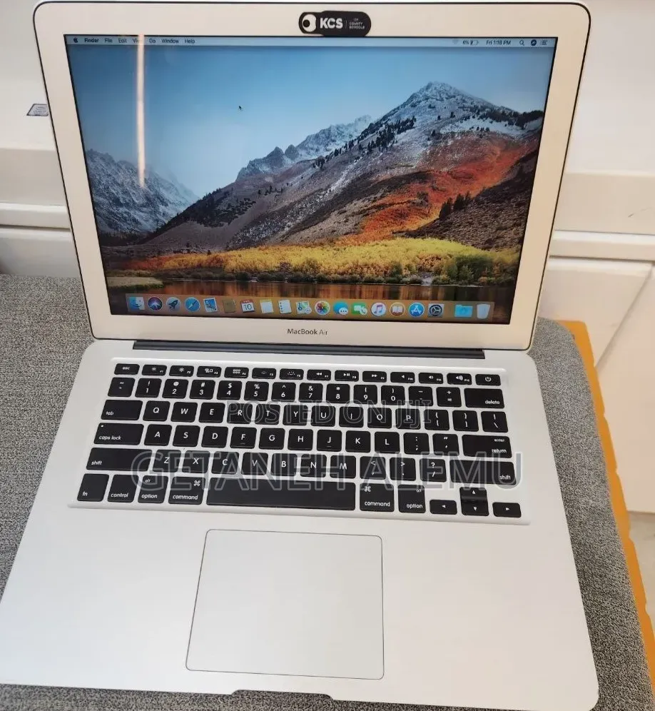 New Laptop Apple MacBook 2017 8GB Intel Core i5 SSD 256GB