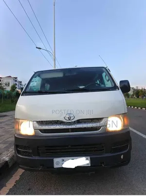 Toyota HiAce 2010 White
