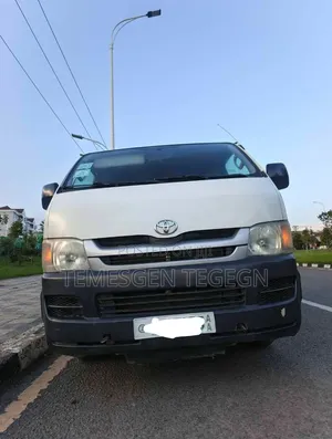 Toyota HiAce 2010 White