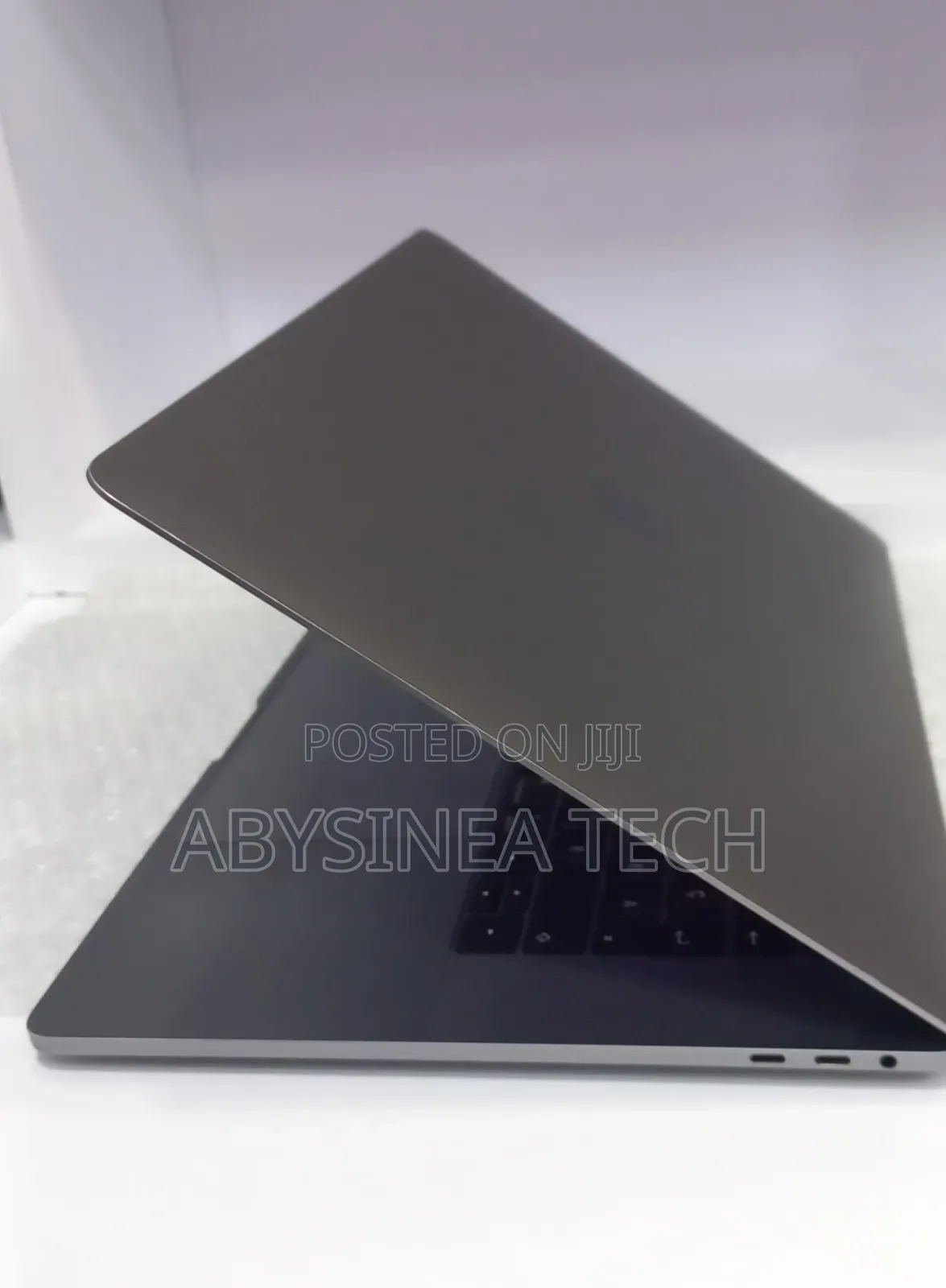 New Laptop Apple MacBook Pro 2016 16GB Intel Core i7 SSD 512GB