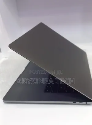 New Laptop Apple MacBook Pro 2016 16GB Intel Core i7 SSD 512GB