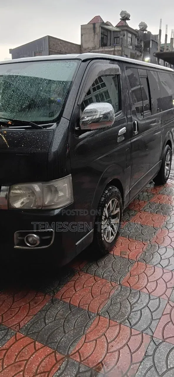 Toyota HiAce 2007 Black