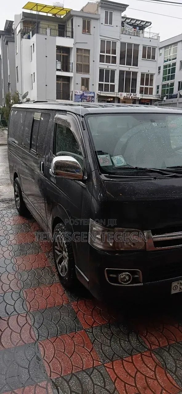 Toyota HiAce 2007 Black