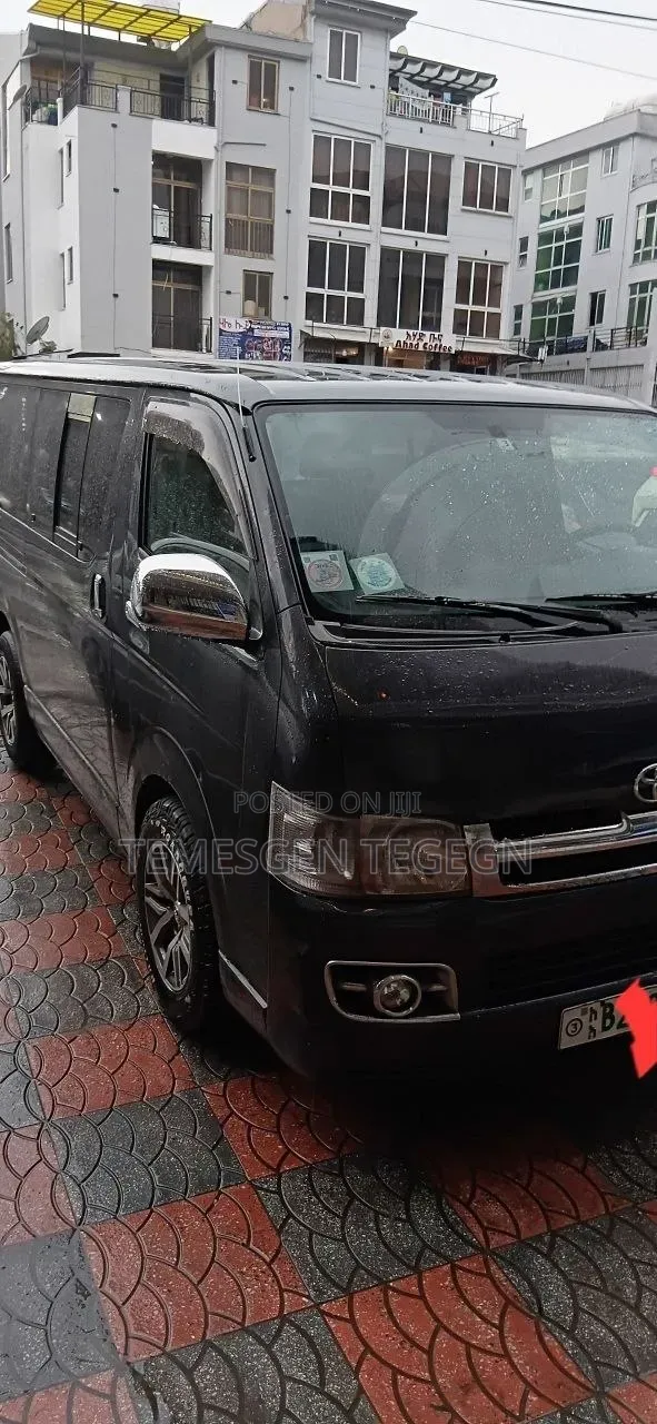 Toyota HiAce 2007 Black