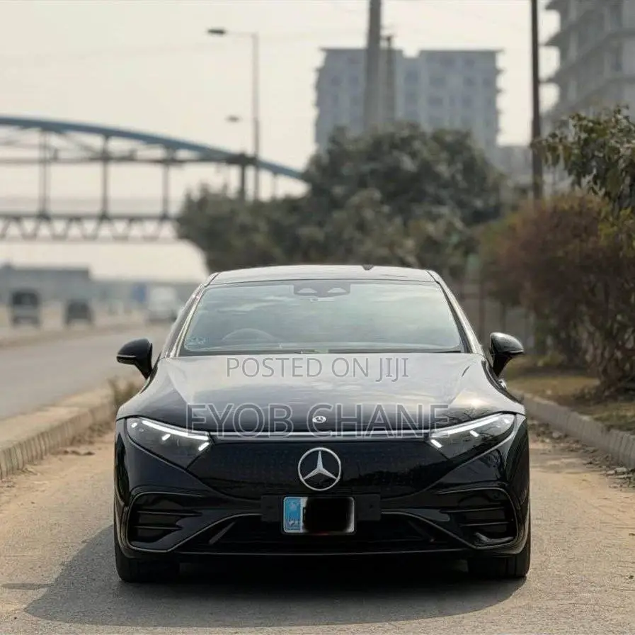 New Mercedes-Benz EQS 2023 Black
