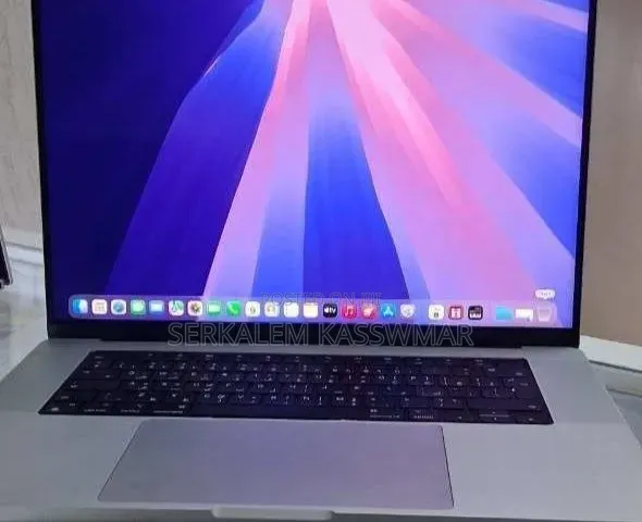 New Laptop Apple MacBook Pro 2021 M1 32GB Apple M1 Pro SSD 512GB