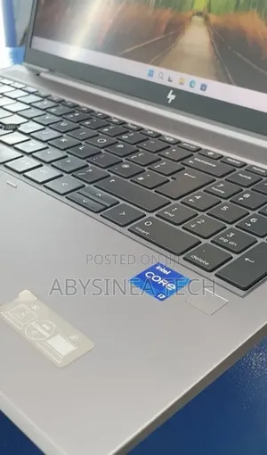 New Laptop HP ZBook Firefly 14 G10 16GB Intel Core i7 SSD 512GB