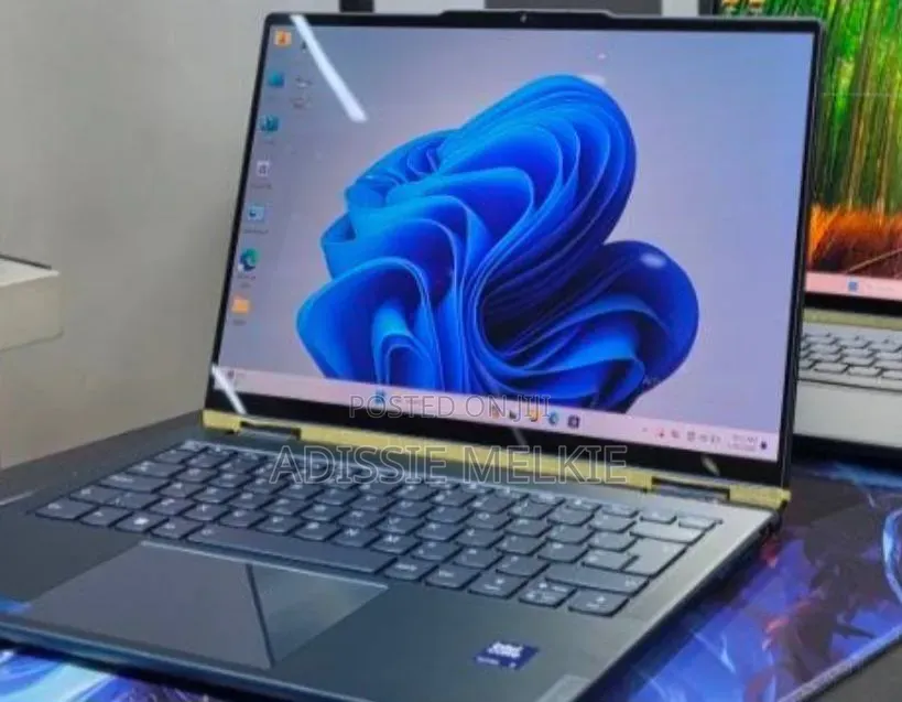 New Laptop Lenovo Yoga 7i 16GB Intel Core Ultra 7 SSD 512GB