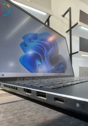 New Laptop Dell 16GB Intel Core i7 SSD 512GB