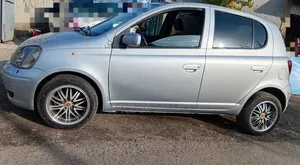 Toyota Vitz 2004 Silver
