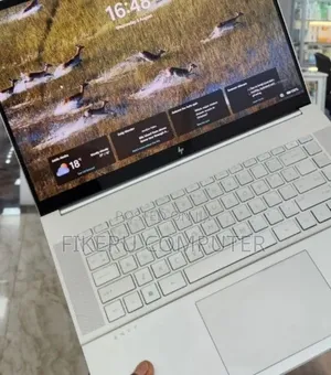 New Laptop HP Envy 13 12GB Intel Core i7 SSD 512GB