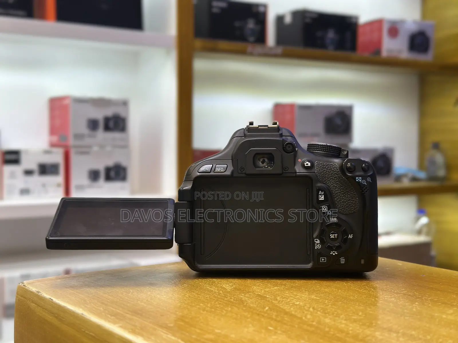 Canon EOS 600D DSLR Camera With 18-55mm Lens