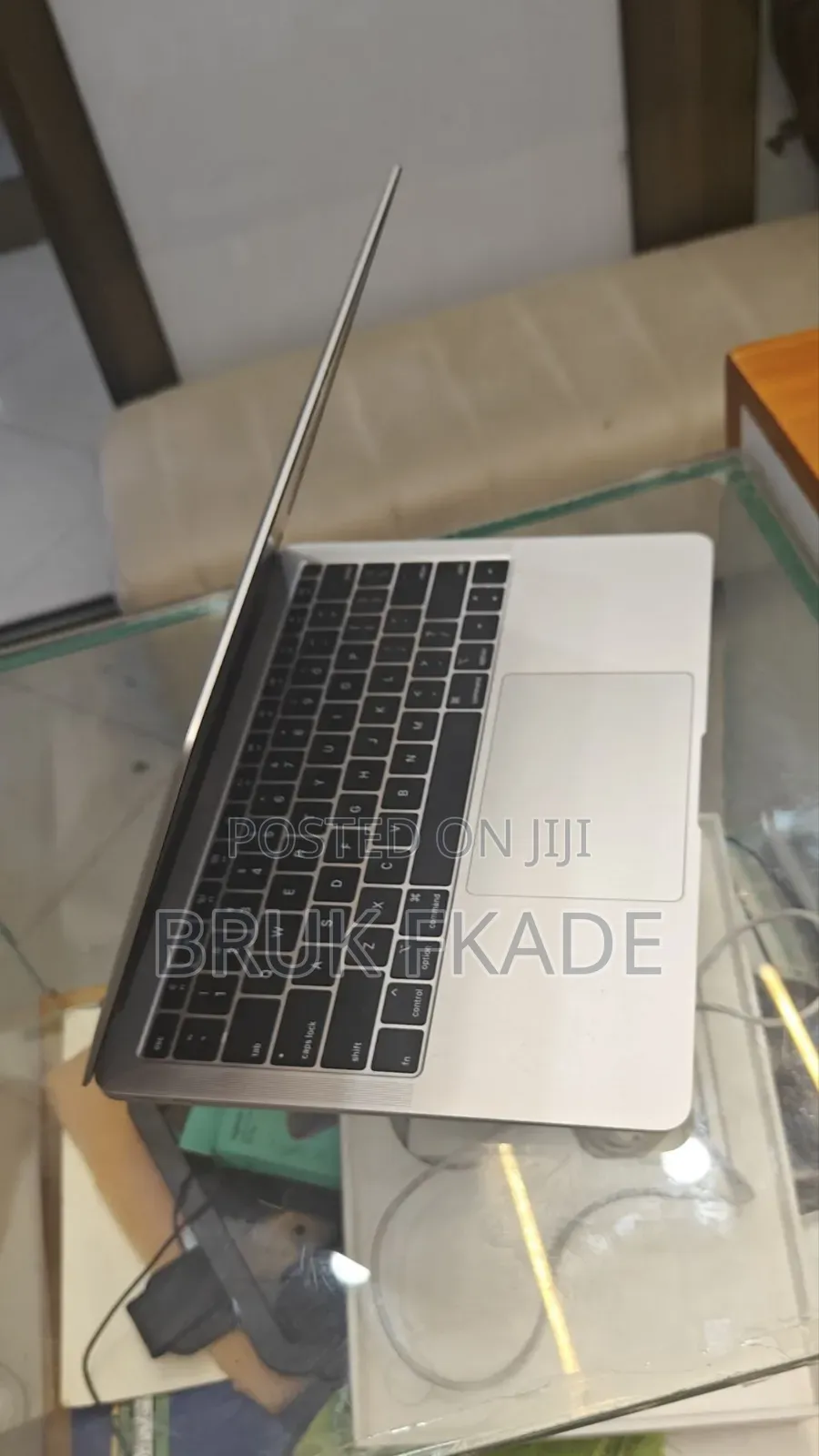 New Laptop Apple MacBook Air 2019 8GB Intel Core i5 SSD 256GB