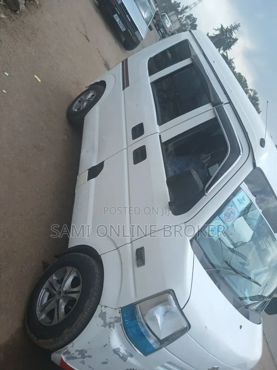 Suzuki Every Wagon 2012 White