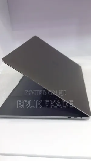 New Laptop Apple MacBook Pro 2016 16GB Intel Core i7 SSD 512GB