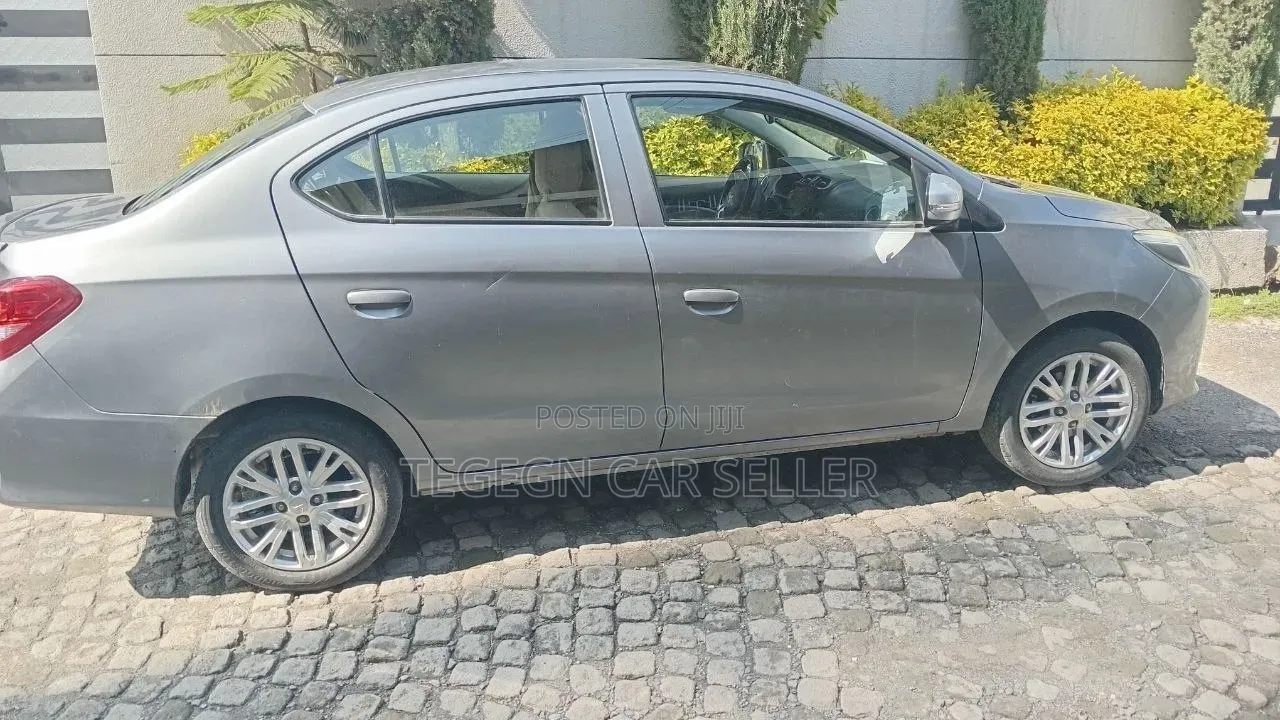 Mitsubishi Attrage 2021 Gray