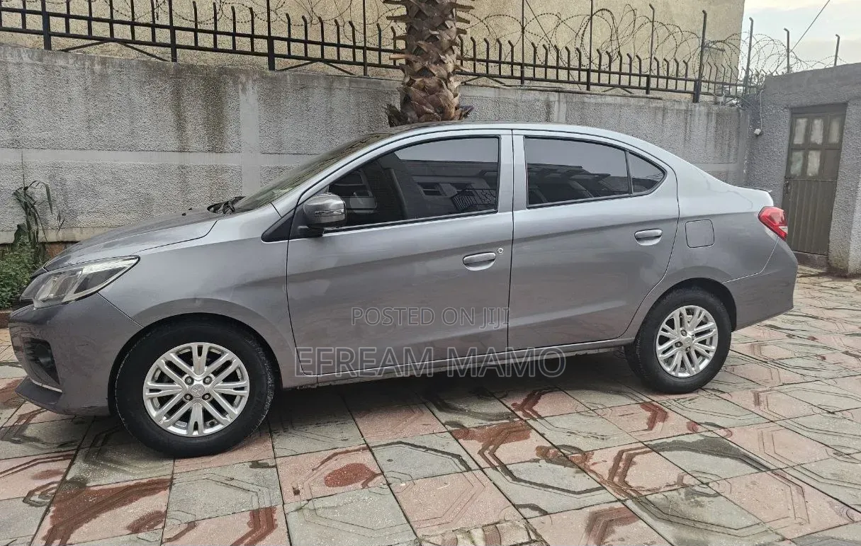 Mitsubishi Attrage 2022 Gray