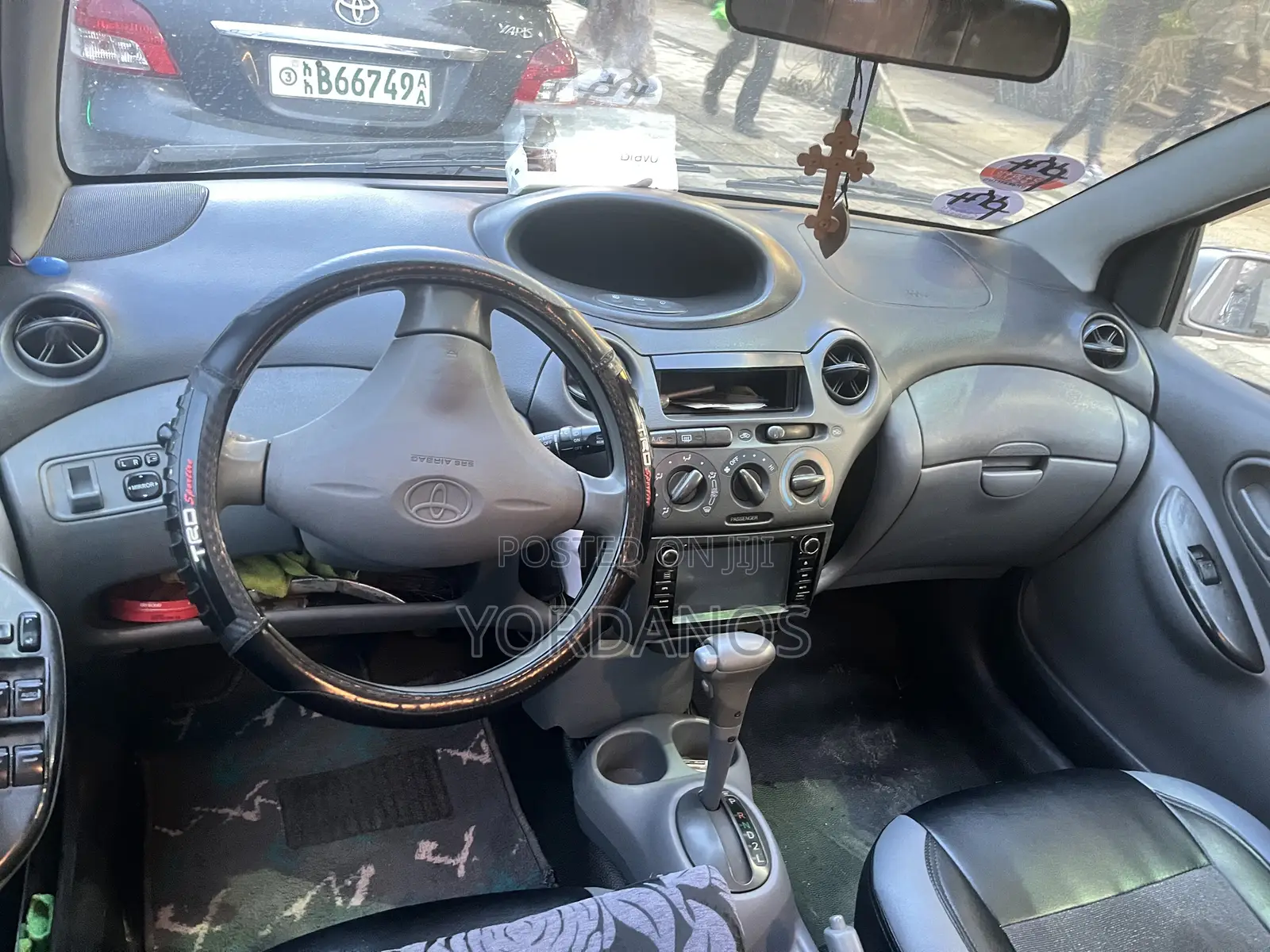 Toyota Vitz 2001 Pink