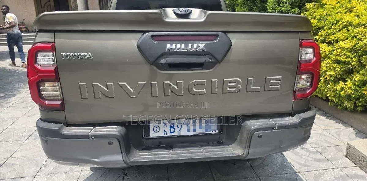 Toyota Hilux 2021 Gray